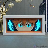 Boite lumineuse Hinata Shoyo Haikyuu allumée bleu cyan, yeux déterminés avec ailes lumineuses illuminées, décoration chambre