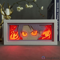 Boite lumineuse Natsu Fairy Tail allumée orange-rouge, cheveux roses et flammes illuminées avec logo guilde sur les côtés