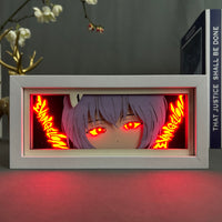 Boite lumineuse Rei Ayanami éclairée rouge, yeux rouge sang intenses et logo Evangelion lumineux décoration chambre anime