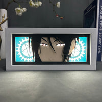Boite lumineuse Sebastian Michaelis allumée bleu clair, démon aux yeux rouges encadré d'engrenages pentagramme lumineux