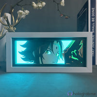 Boite lumineuse Xiao Genshin Impact éclairée en vert turquoise, visage du yaksha avec tatouage frontal et lance dorée