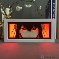 Boite lumineuse Yor Forger Spy x Family éclairée en rouge vif, regard perçant du personnage avec roses rouges décoratives