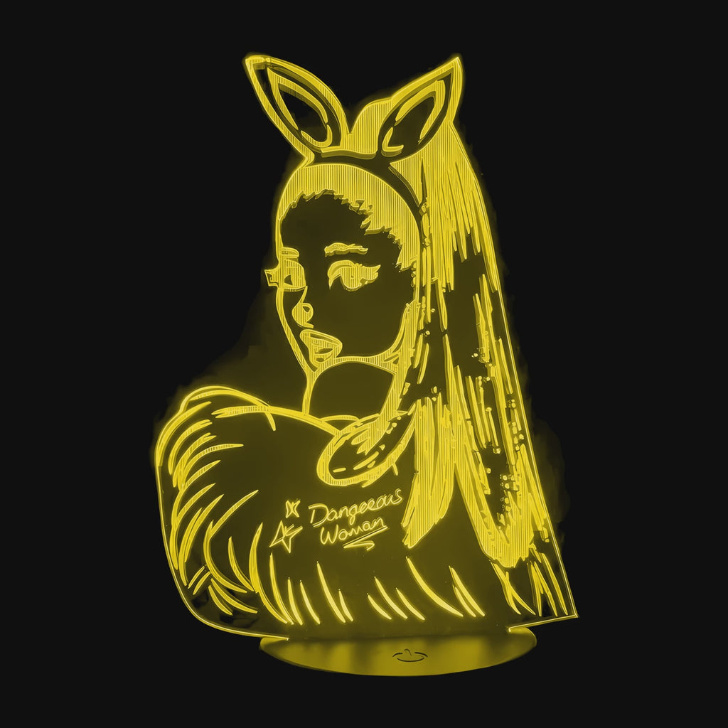 Lampe Pop Culture Ariana Grande Dangerous Woman en vidéo