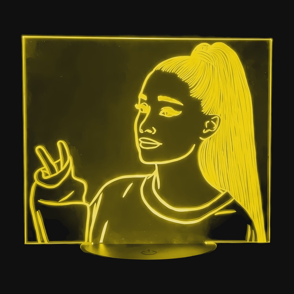Lampe Pop Culture Ariana Grande en vidéo